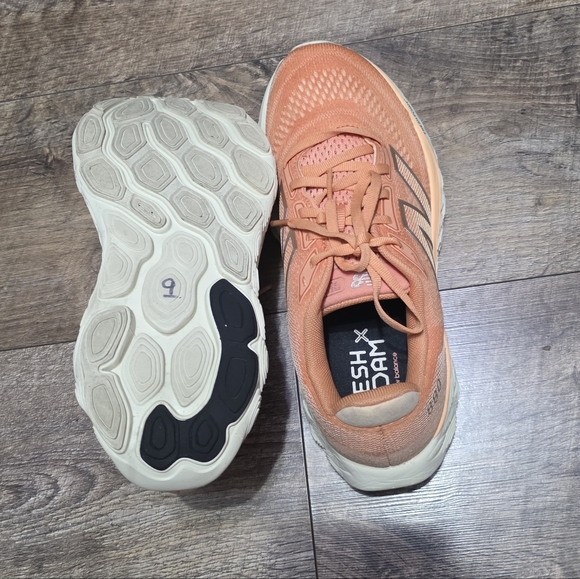 New Balance  Fresh Foam 880 Orange Sneaker Women Size 9D - Picture 8 of 11